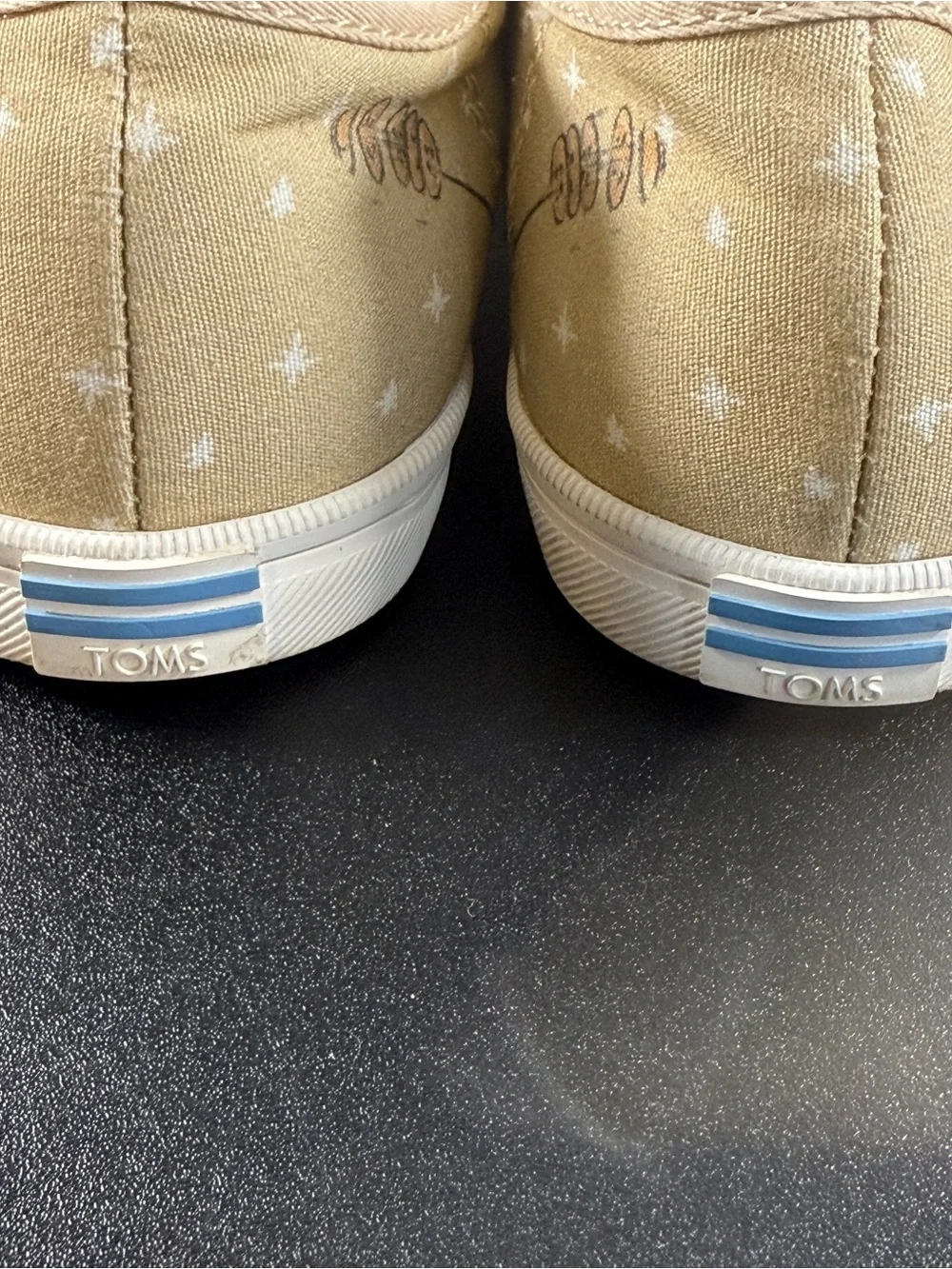 Disney x TOMS Cinderella Gus & Jaq Carmel Sneakers Women’s Size 9